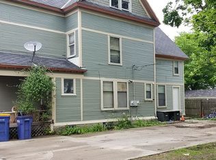 228 Oakley Pl NE, Grand Rapids, MI 49503