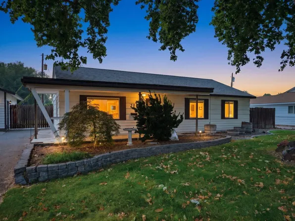 704 Birch Ave, Richland, WA 99352