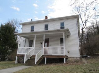 28 W 3rd St, Everett, PA 15537
