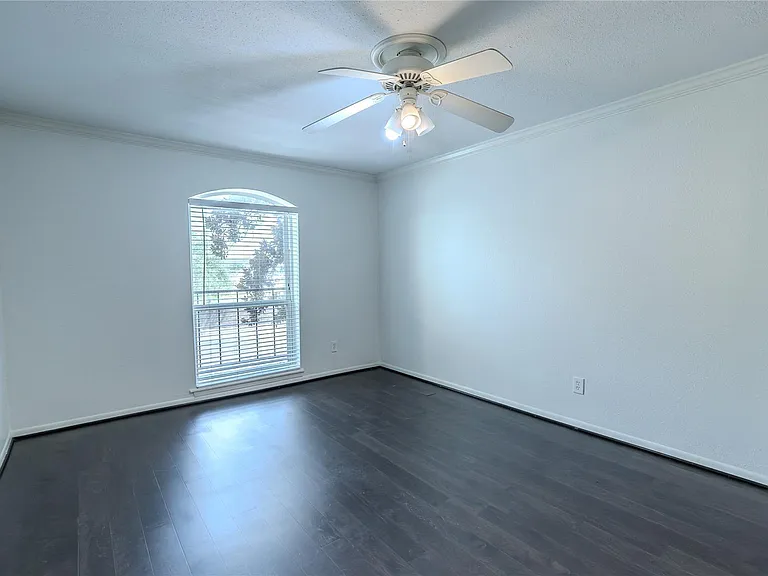 7575 Katy Fwy #103 — Photo 9
