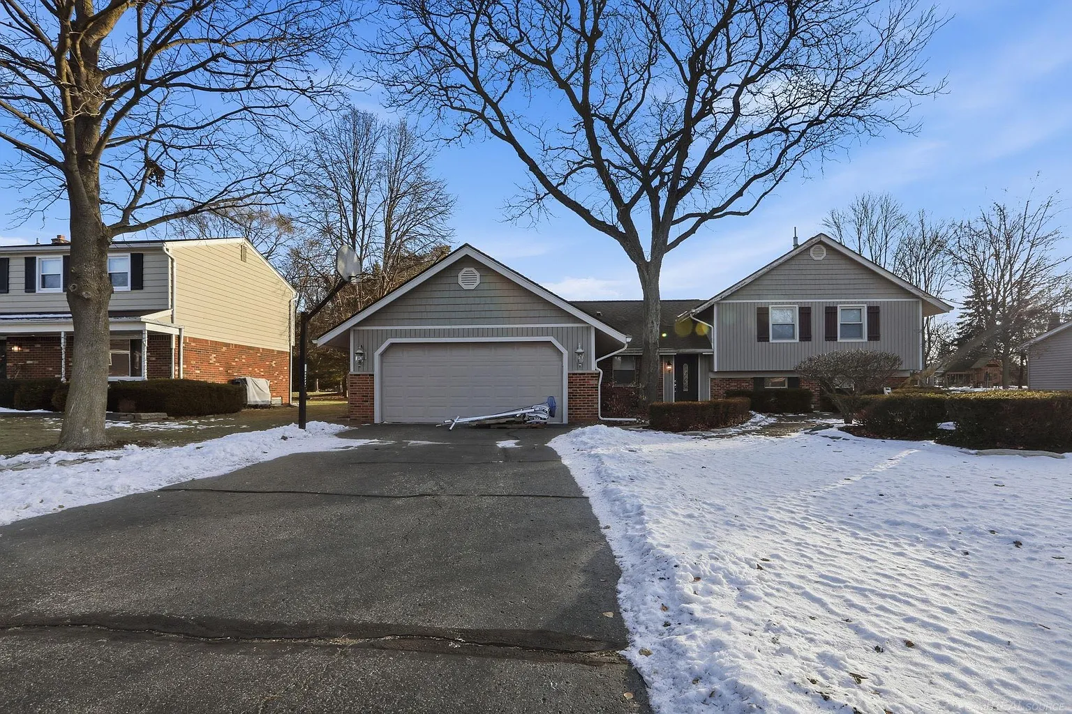 2957 Armstrong Dr photo 1