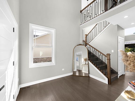 3rd image of 108 Gloria Dr