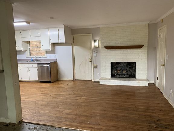 3rd image of 117 Gloria Cir