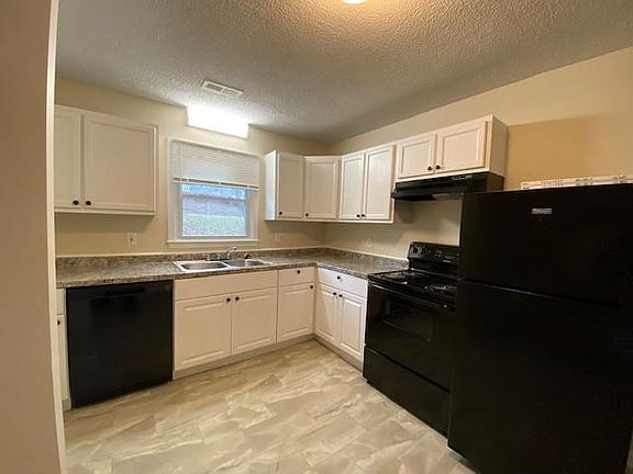 5th image of 150 Wardlaw Ave