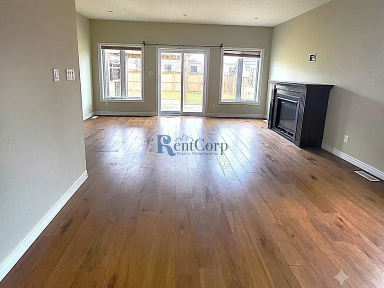92 Thomas St #1 — Photo 6