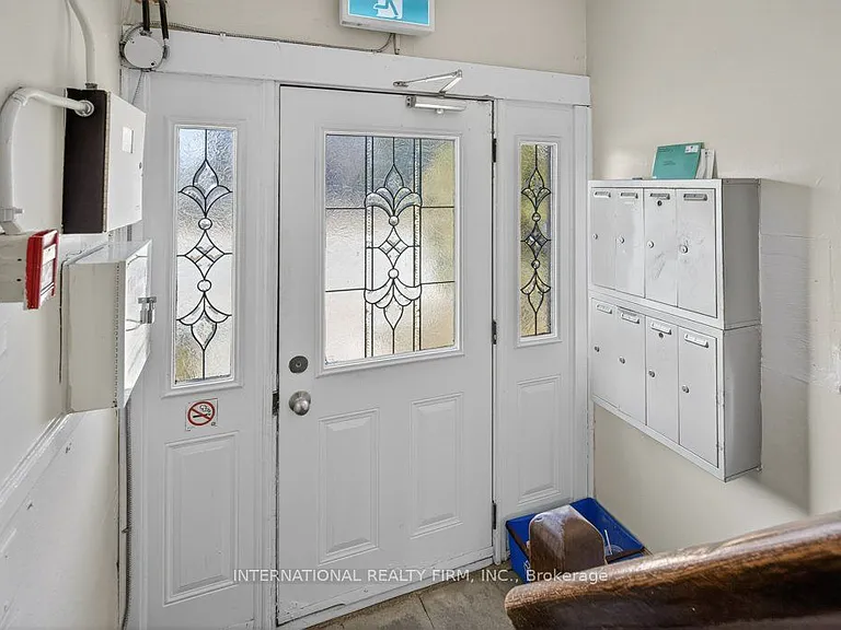 109 Balsam Ave S #2 — Photo 4