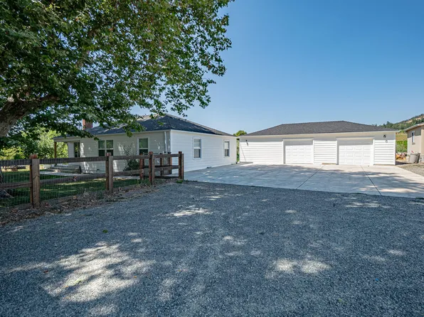 4785 Fern Valley Rd, Medford, OR 97504