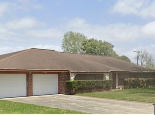 7202 Cardinal Cir, Texas City, TX 77591