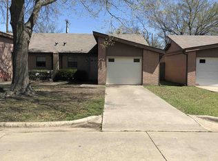 3002 Charlinda St, Commerce, TX 75428