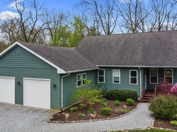 26 S Basher St, Valparaiso, IN 46385
