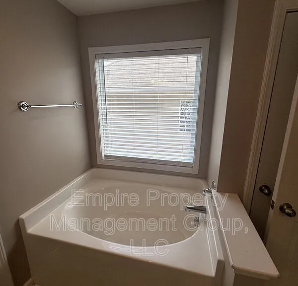 108 Ashewicke Dr — Photo 18