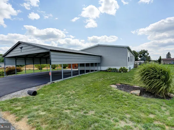 37 Maizefield Dr, Shippensburg, PA 17257