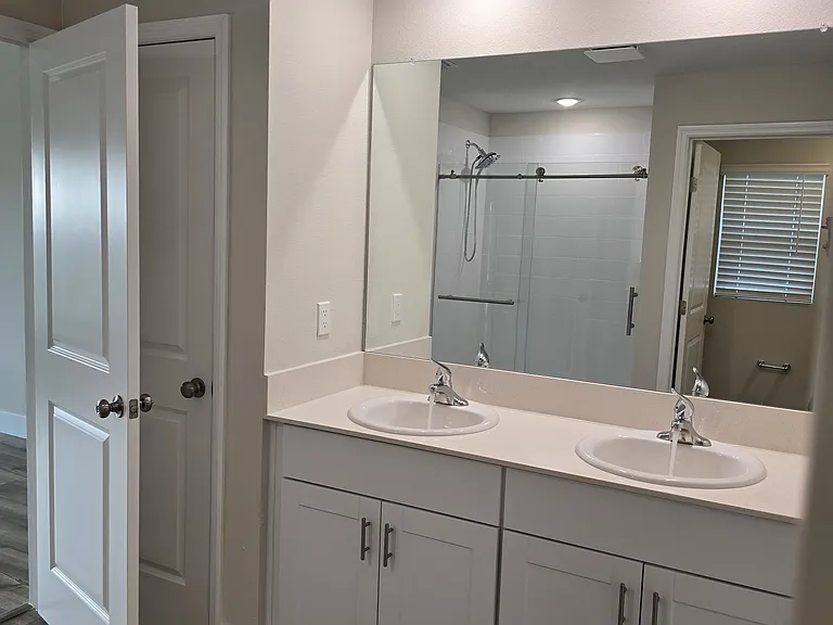 1728 Vanilla St — Photo 16