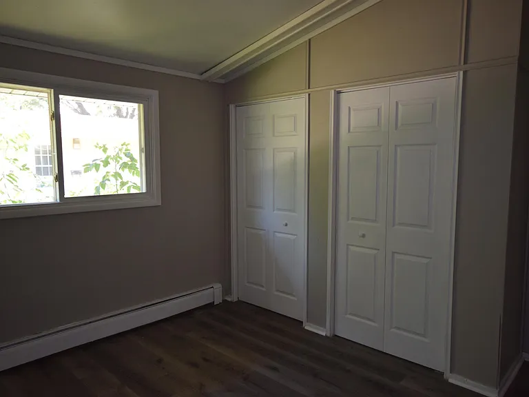 1205 Graham Ave — Photo 10