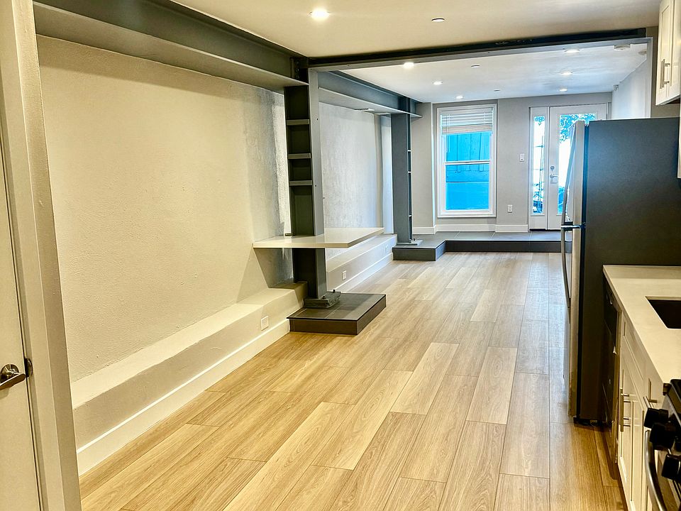 Dining Area looking towards the entry.