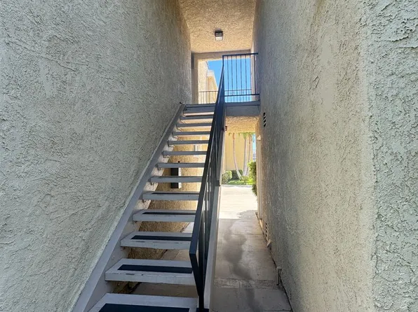17762 Paseo Cir APT C, Huntington Beach, CA 92647