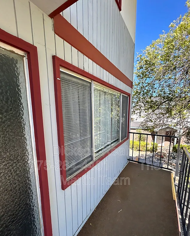 2 bed, 1.5 bath, 1100 sqft, $1,700 — Photo 3