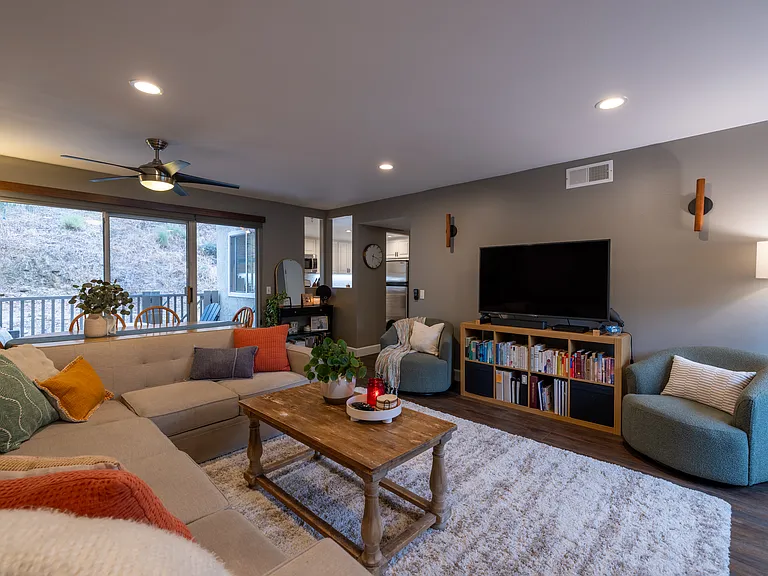 3783 Balboa Ter #D — Photo 11