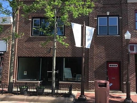 2nd image of 316 1/2 E Washington St
