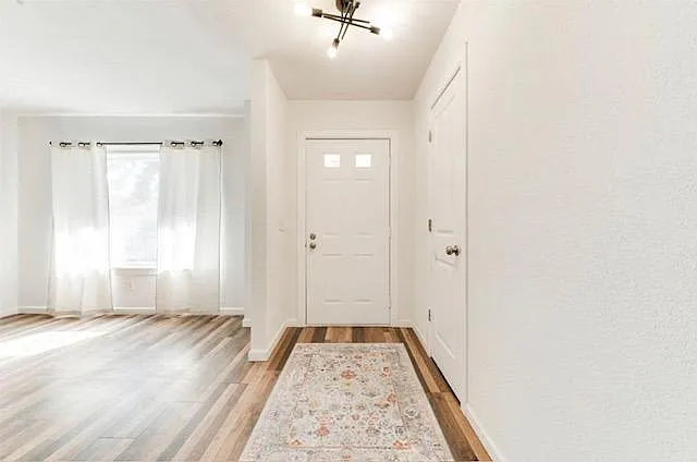 12213 Sylvester Dr — Photo 4