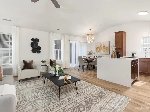 2115 Lisa Carole Dr, Charlotte, NC 28214