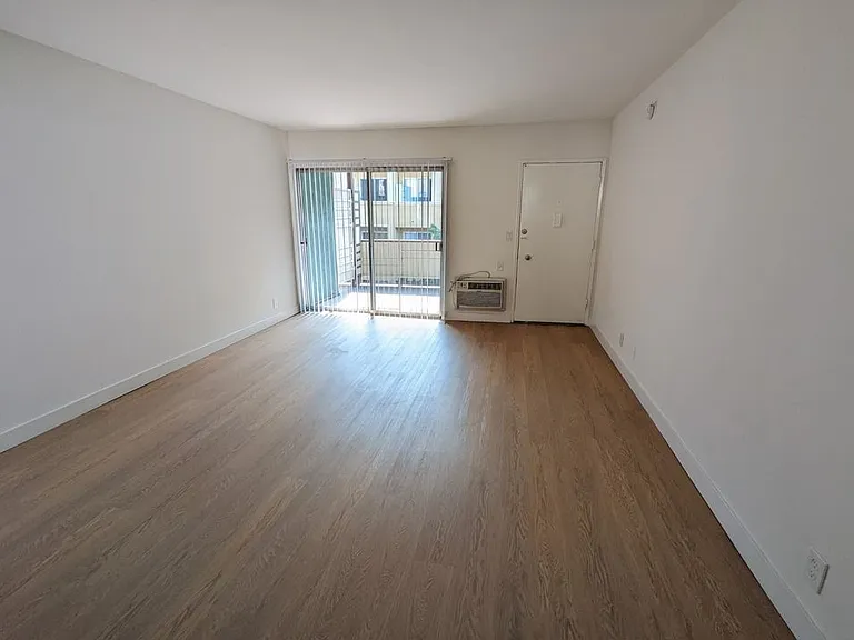1824 Manning Ave #10 — Photo 9