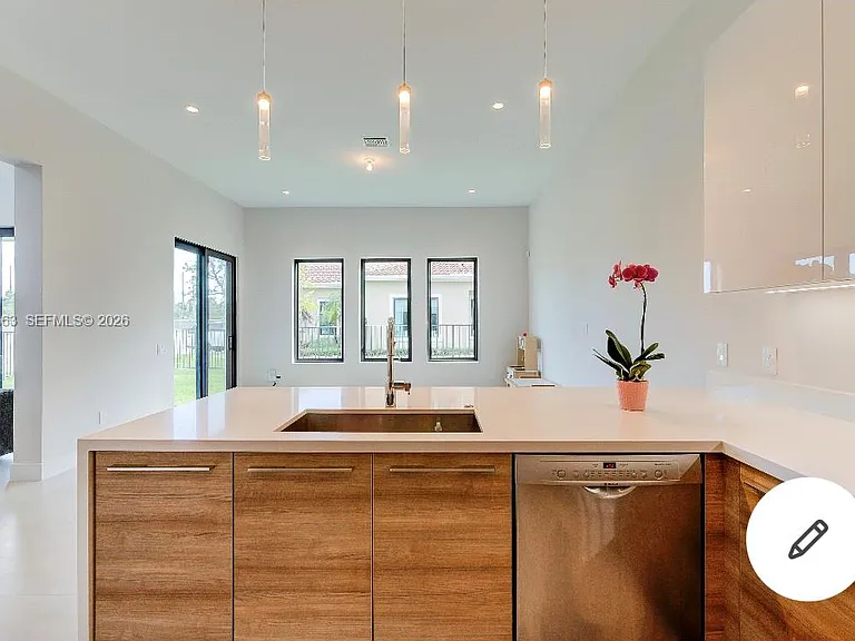 3412 Emerson Ln — Photo 6