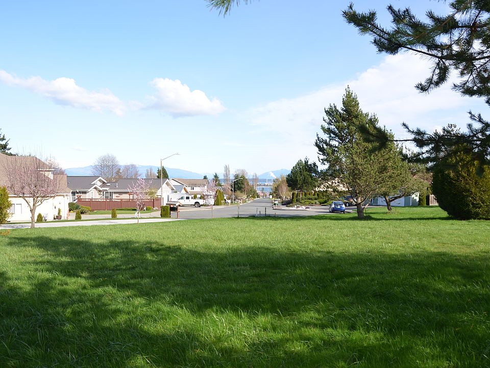 Beautiful 12,000 sf lot