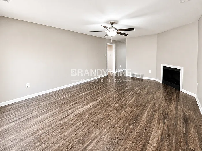 3 bed, 2.0 bath, 1314 sqft, $2,010 — Photo 4