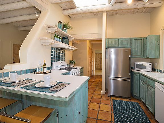 4th image of 624 Galisteo St APT 9