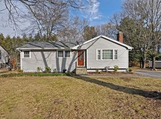 16 Sweet Grass Ln, Holliston, MA 01746