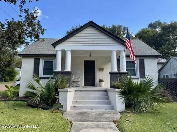 201 Magnolia Pl, Natchez, MS 39120