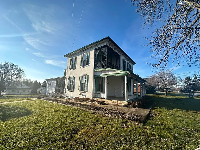 102 N River St — Photo 13