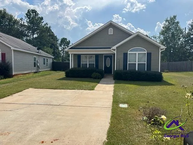 3 bed, 2.0 bath, 1315 sqft, $1,750 — Photo 2