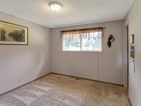 5th image of 1716 153rd St SW