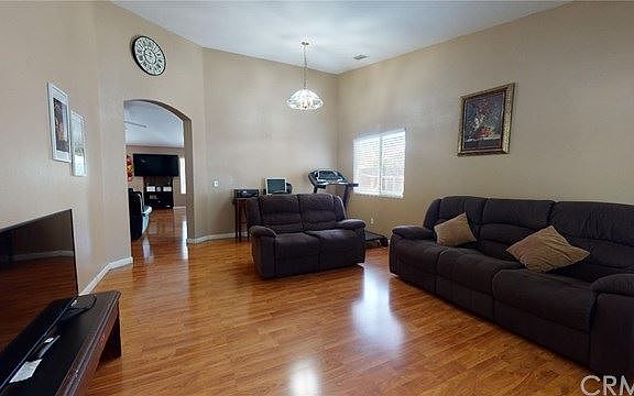 3rd image of 1442 Jantzen Ave