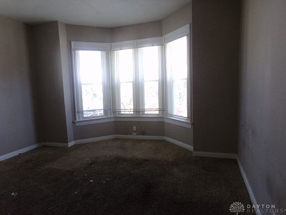 4th image of 503 Oak St