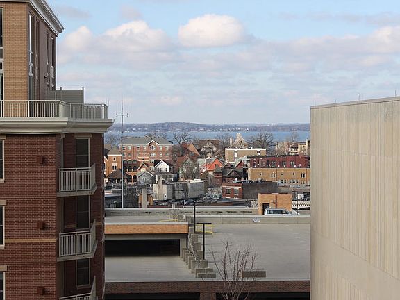 5th image of 360 W Washington Ave Unit 1008