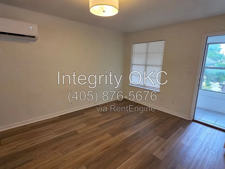 2816 N Walker Ave — Photo 7