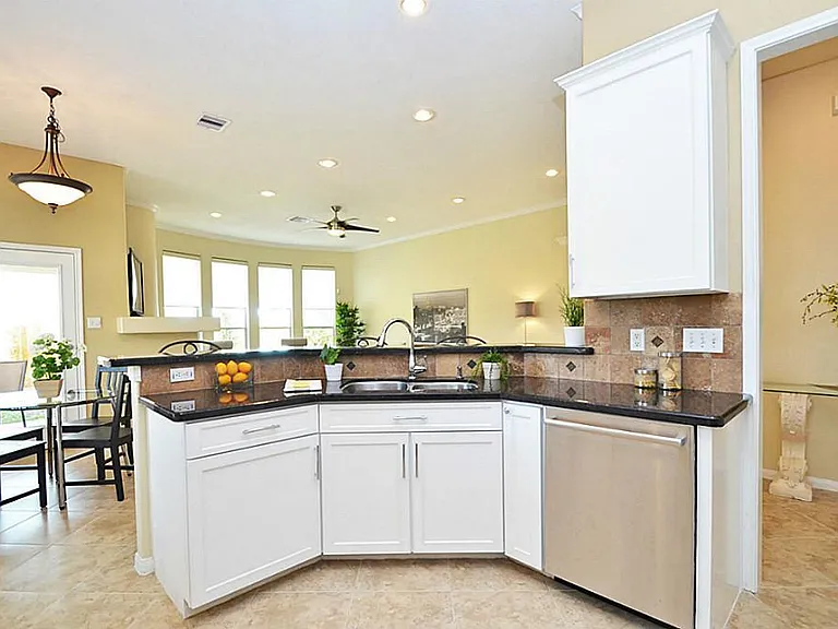 1103 Parkhaven Ln — Photo 4