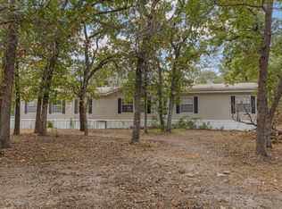 120 Twin Oaks Rd, Elgin, TX 78621