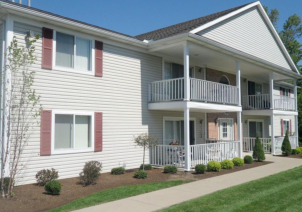 Beautifully Maintained Exterior w/ Private Patio