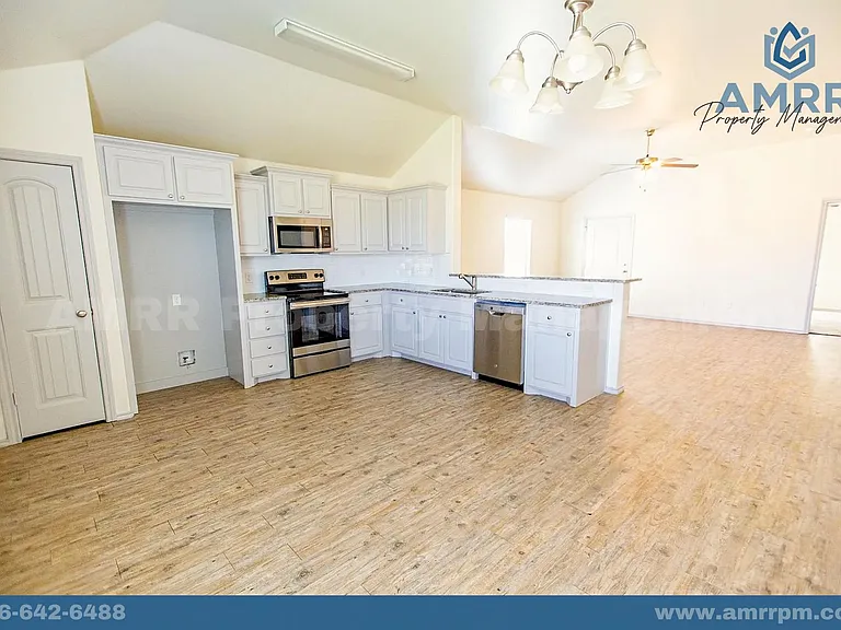 1220 Kingston St — Photo 14