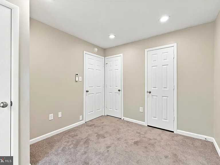 327 Powhattan Ave #B — Photo 11