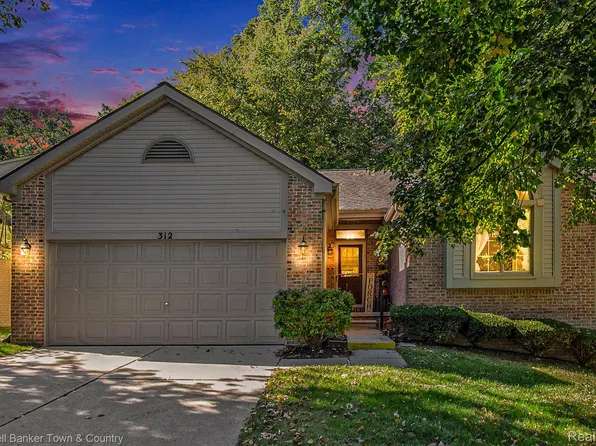 312 Texknoll Dr, Brighton, MI 48116