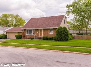 527 Longwood Dr, Chicago Heights, IL