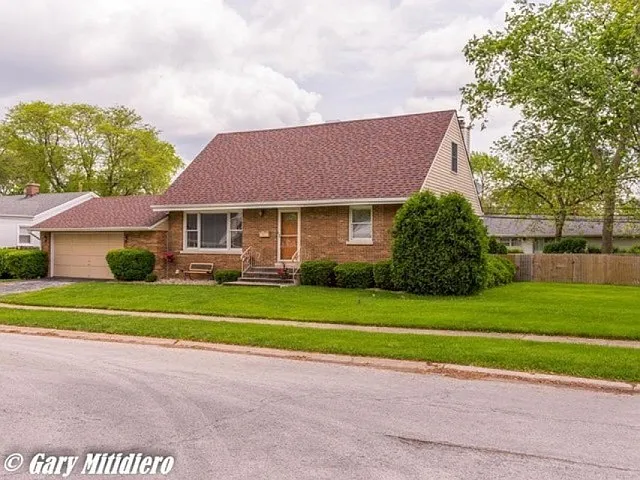 527 Longwood Dr photo 1