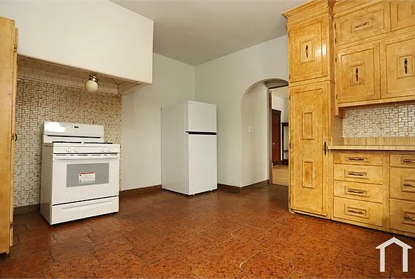 2 bed, $1,100 — Photo 4