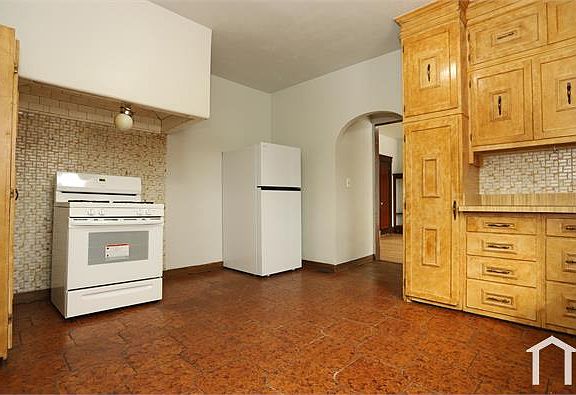 4th image of 5611 Fleet Ave