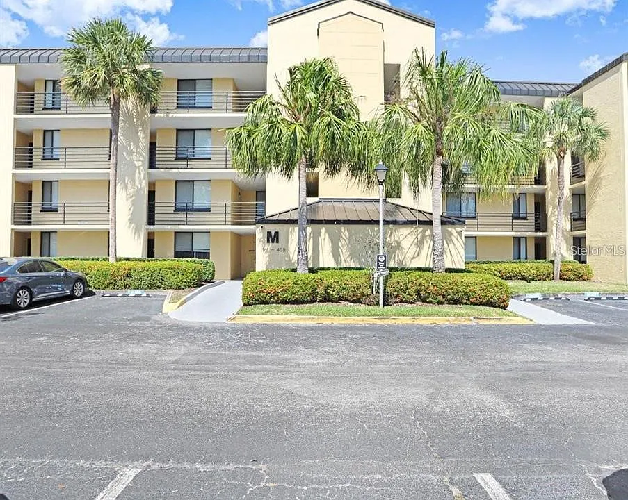 2424 W Tampa Bay Blvd #M205